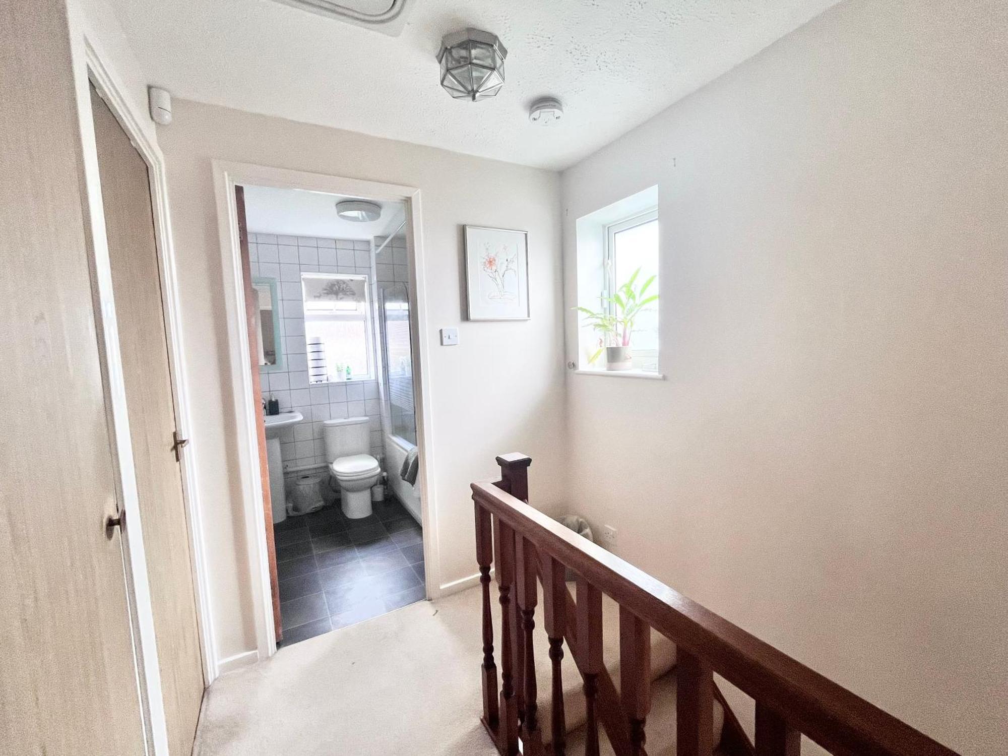 Lush House Close To Ashford Town Centre With Driveway Exteriör bild
