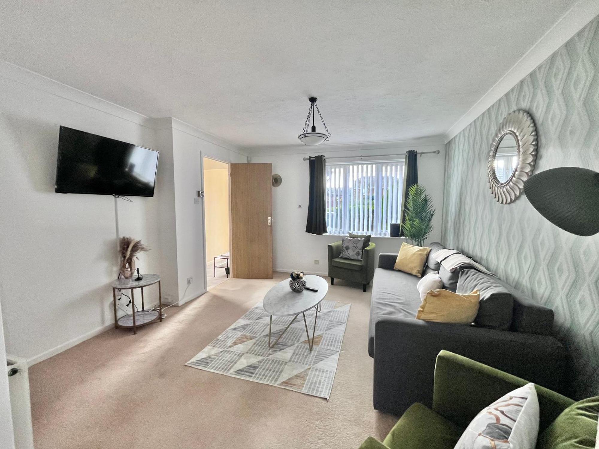 Lush House Close To Ashford Town Centre With Driveway Exteriör bild