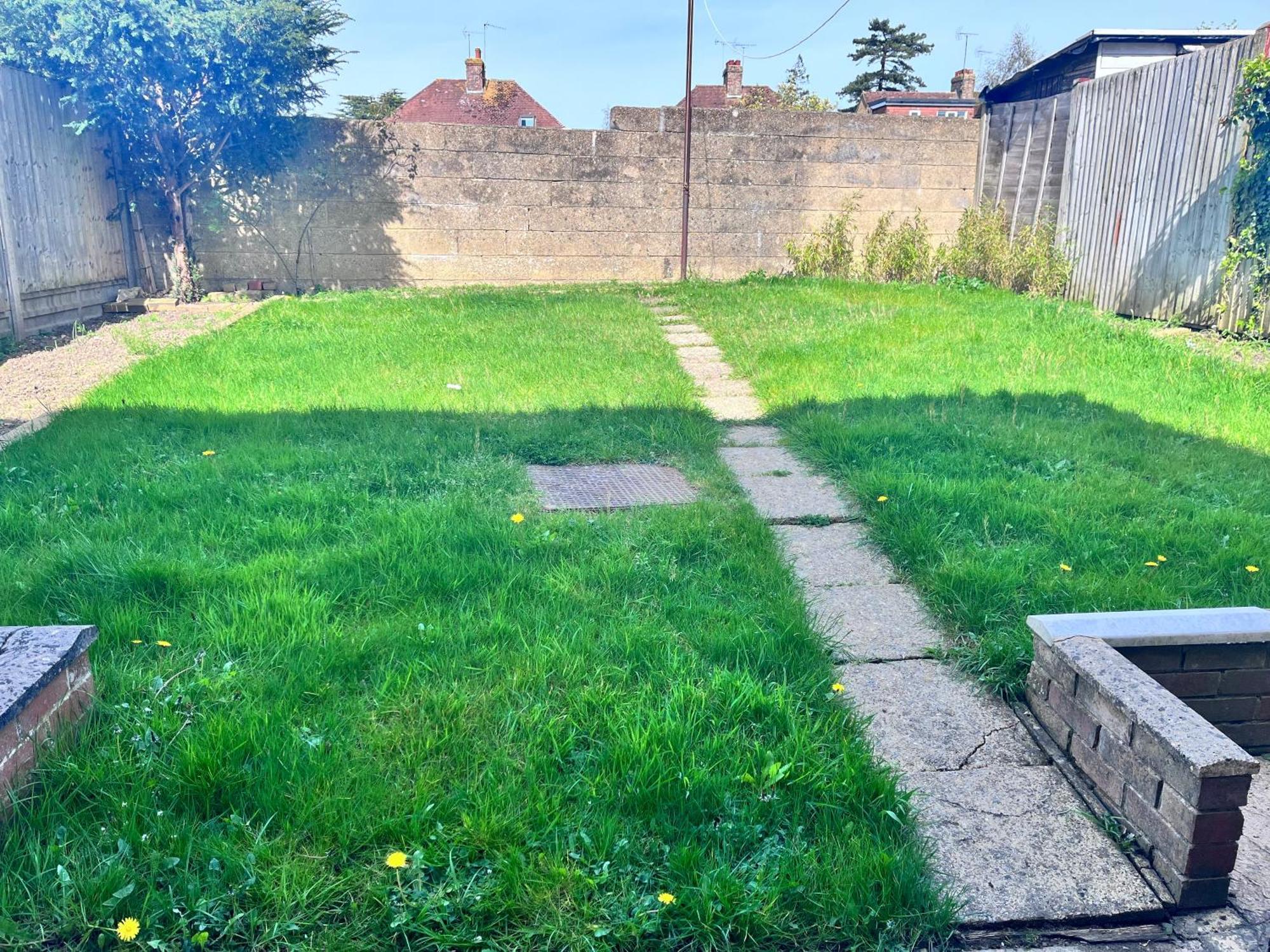 Lush House Close To Ashford Town Centre With Driveway Exteriör bild